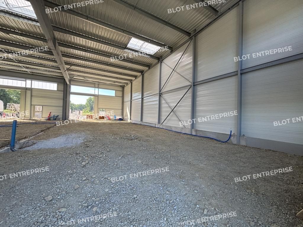 Vente entrepôts 332 m² non divisibles