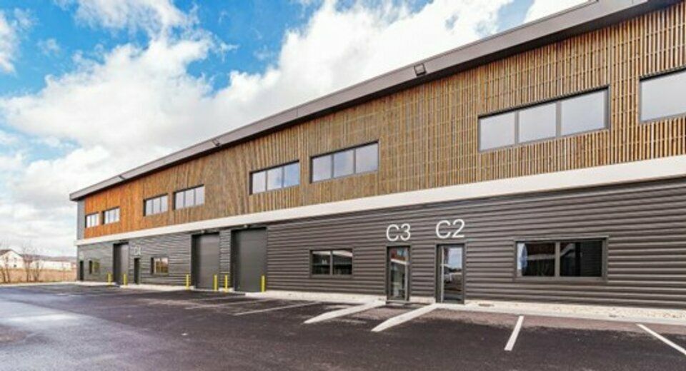 ACTI'LOG Transaction vous propose à la location, un local d'activités avec bureaux d'accompagnement, idéalement situé à Cormeilles-en-Parisis.