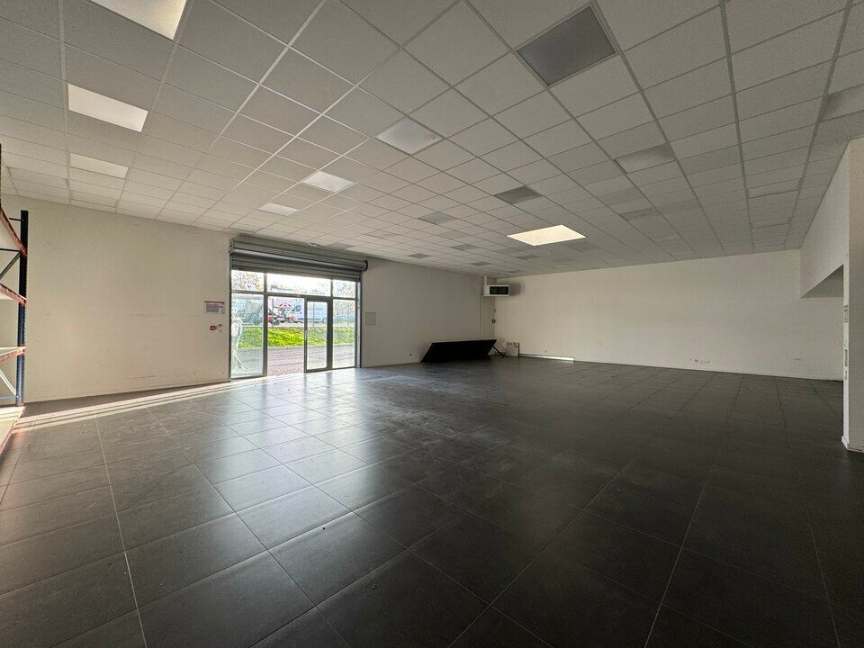 CHAMBRAY-LES-TOURS SUR AXE LOCAL COMMERCIAL A LOUER 1150 M²
