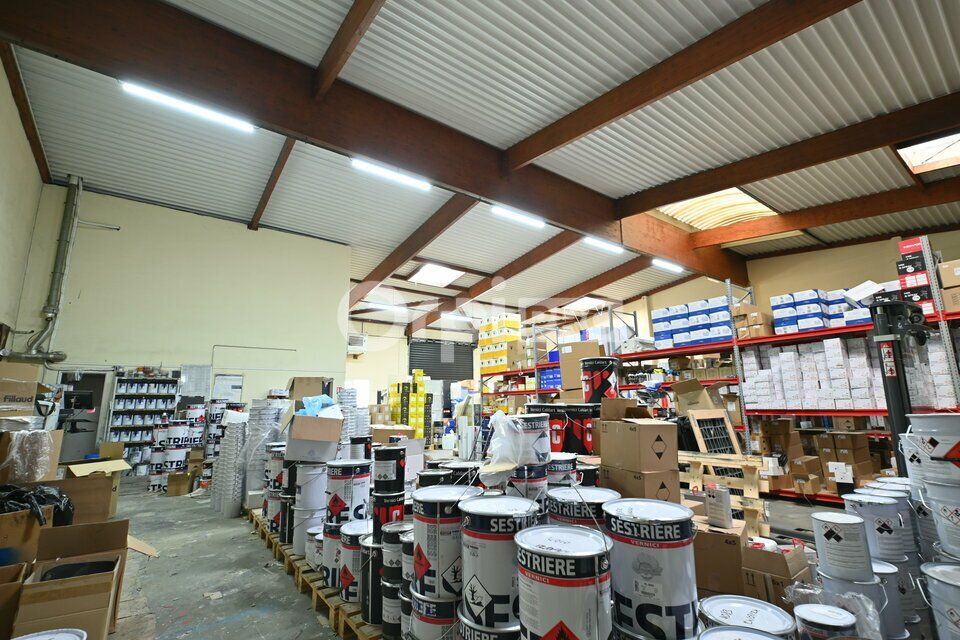 Location local d''activites 583 m² non divisibles