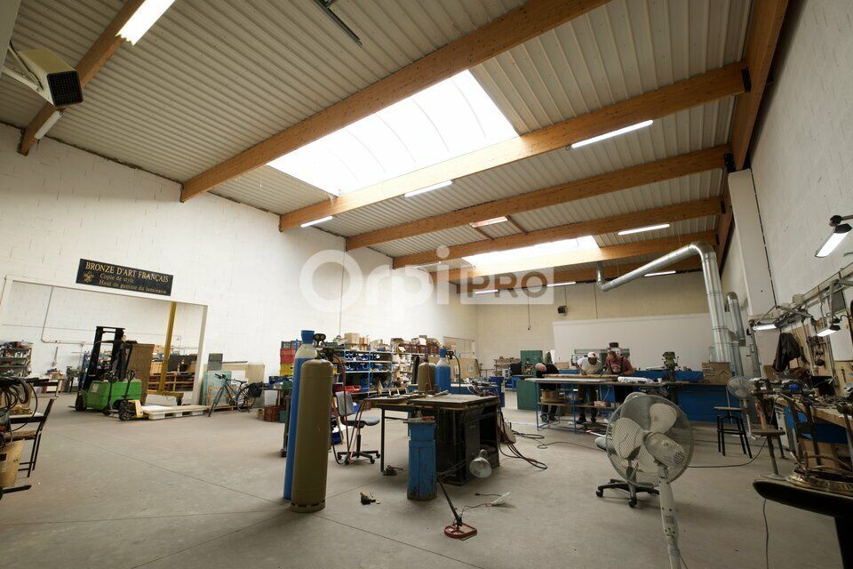 Location local d''activites 887 m² non divisibles