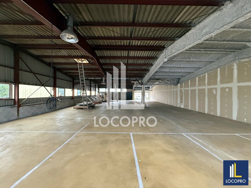 A LOUER - LOCAL D'ACTIVITE - 915 M2 - ANTIBES PROCHE A8 