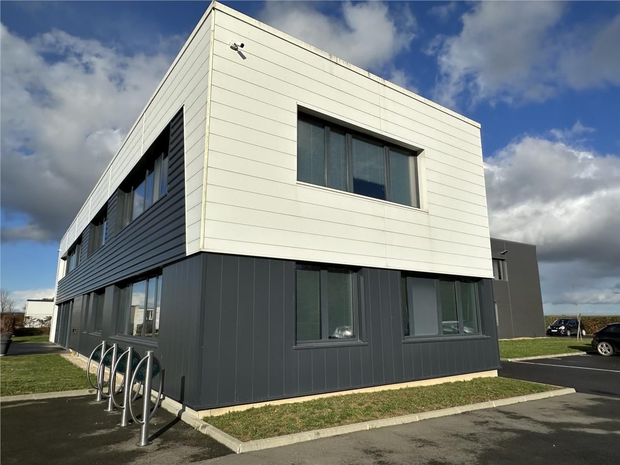 Vente bureaux 100 m² à Nogent-le-Phaye