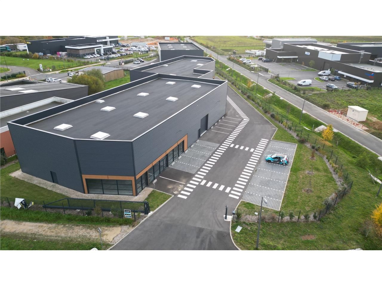 Location local 850 m² à Mainvilliers