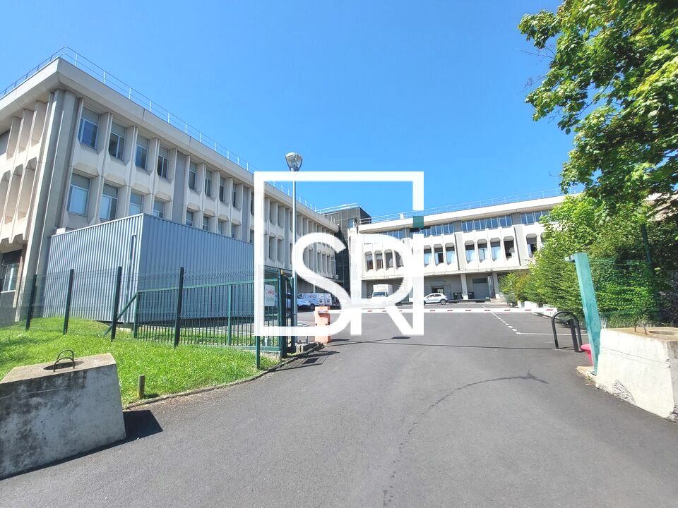 A89 / A71 - LOCATION BUREAUX 443 M² - 63000 CLERMONT-FERRAND