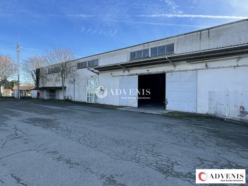 Location local d''activites 1840 m² non divisibles