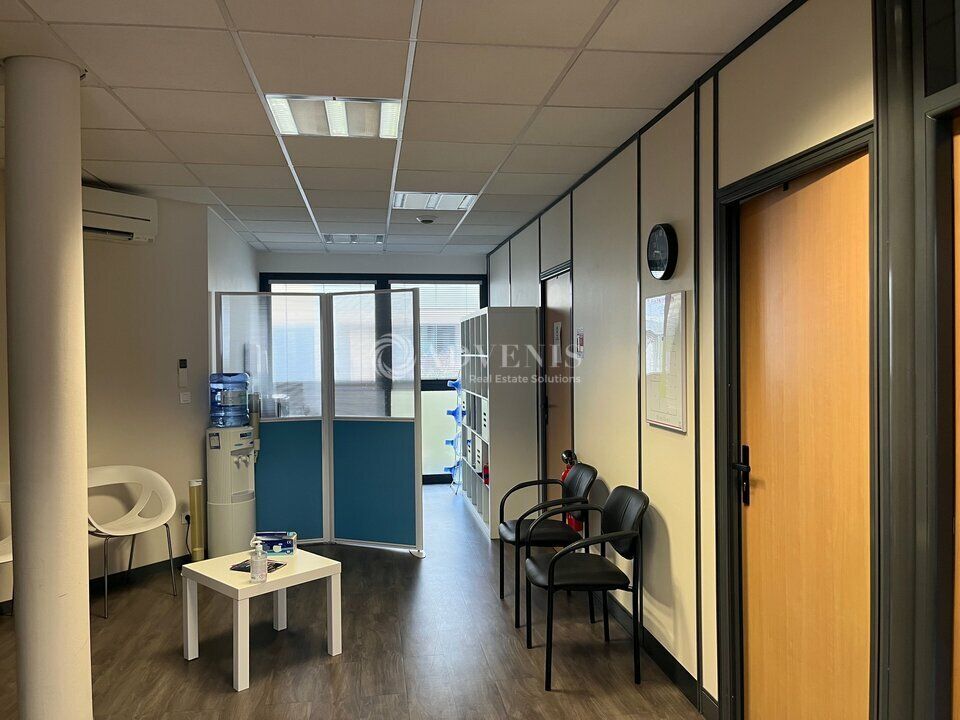 Bureaux d'environ 194 m², disponibles à la location à proximité de Tours