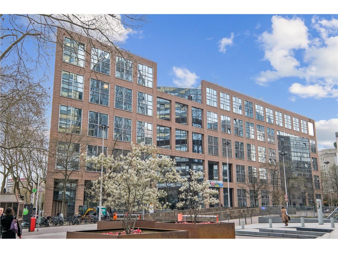 Location bureaux 6275 m² non divisibles