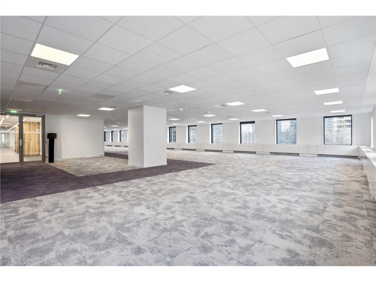 Location bureaux 6900 m² non divisibles