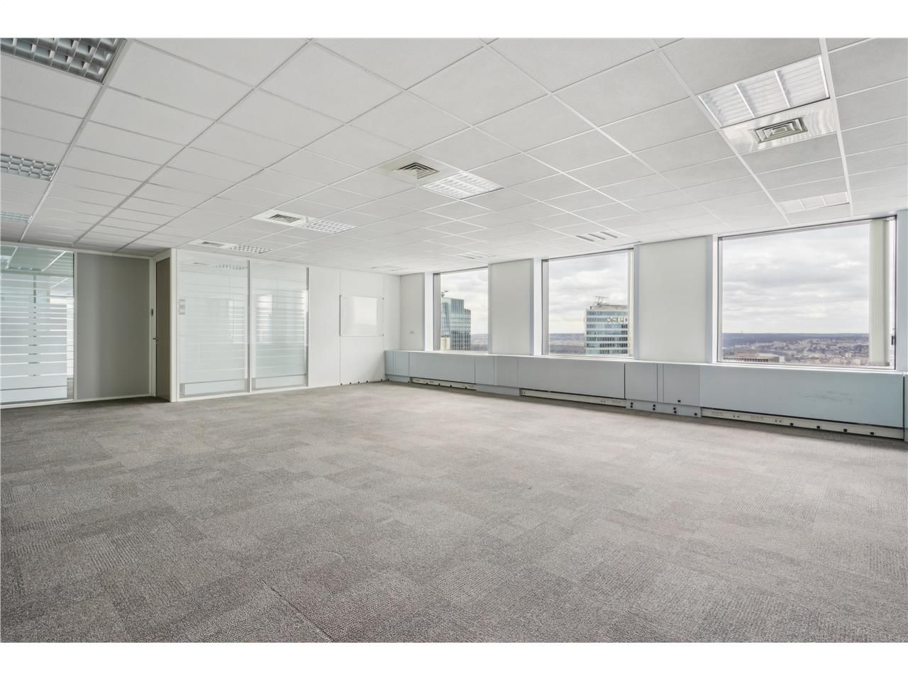 Location bureaux 1892 m² non divisibles