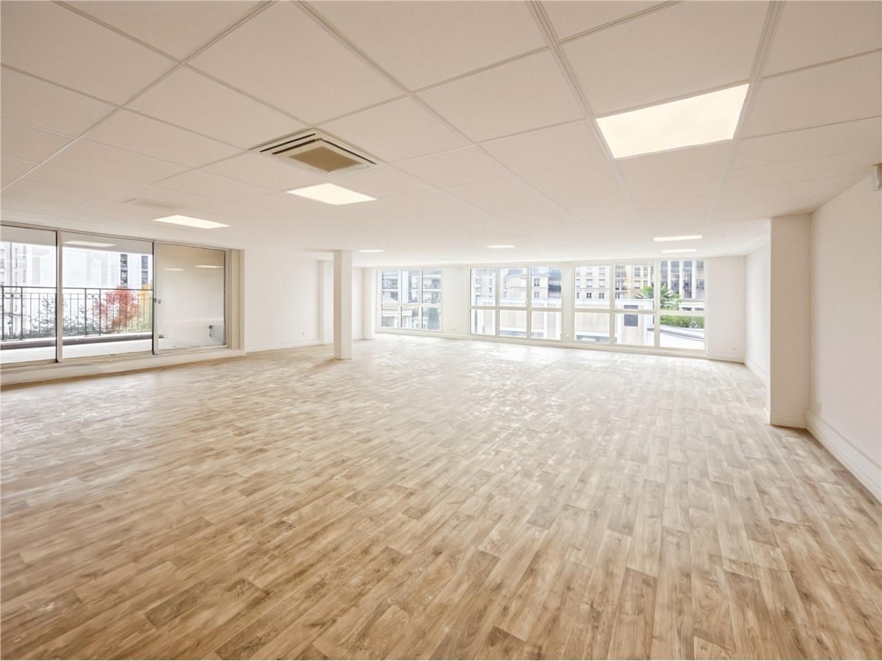 Location bureaux 350 m² non divisibles
