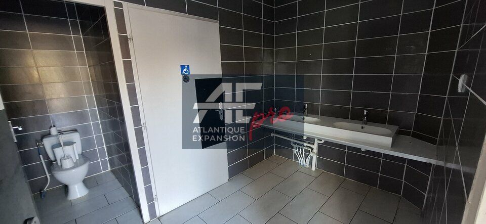 Local commercial idéal restauration de 105m² à Louer Vigneux de Bretagne par Atlantique Expansion Pro