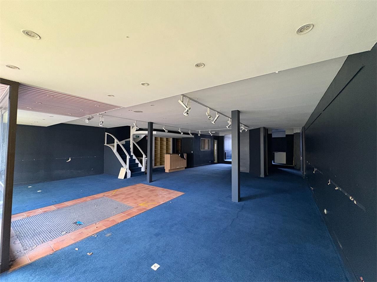 Vente local commercial 487.42 m² à LILLEBONNE