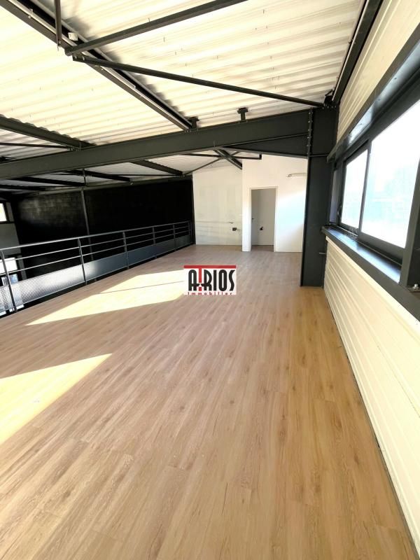 Location entrepôts 215 m² non divisibles