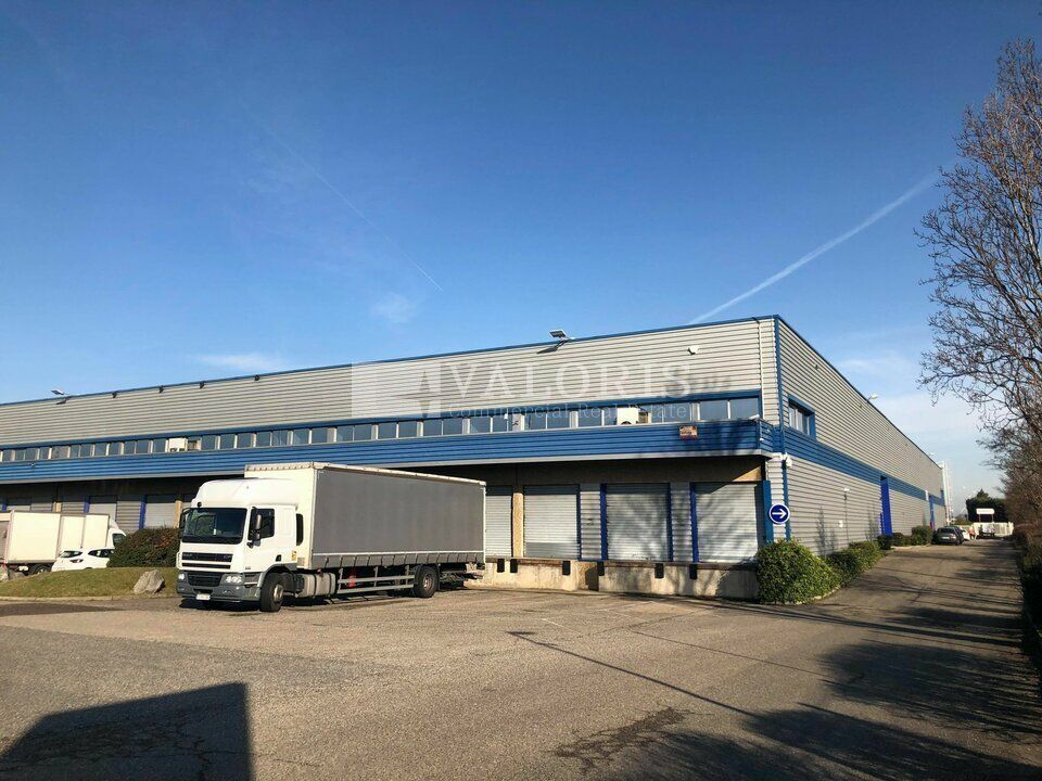 Location local d''activites 1150 m² non divisibles