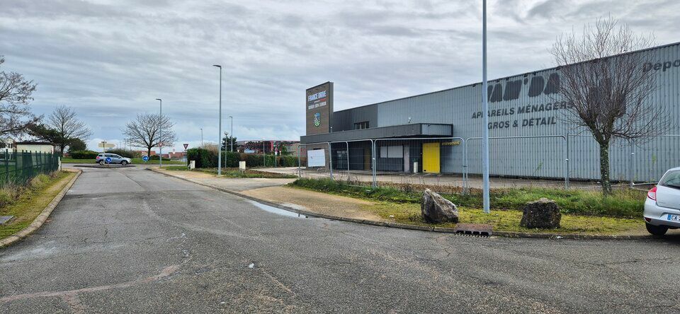 LOCAL D'ACTIVITE 974 m² - SENNECEY LES DIJON - A VENDRE