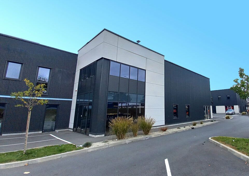 Vente local d''activites 424 m² non divisibles