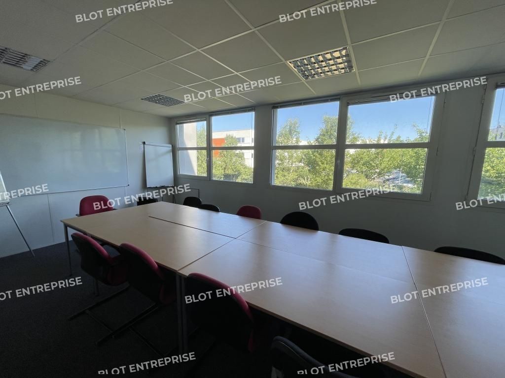 Location bureaux 237 m² non divisibles