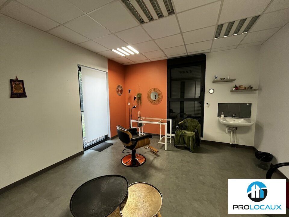 Location local professionnel 20 m² non divisibles