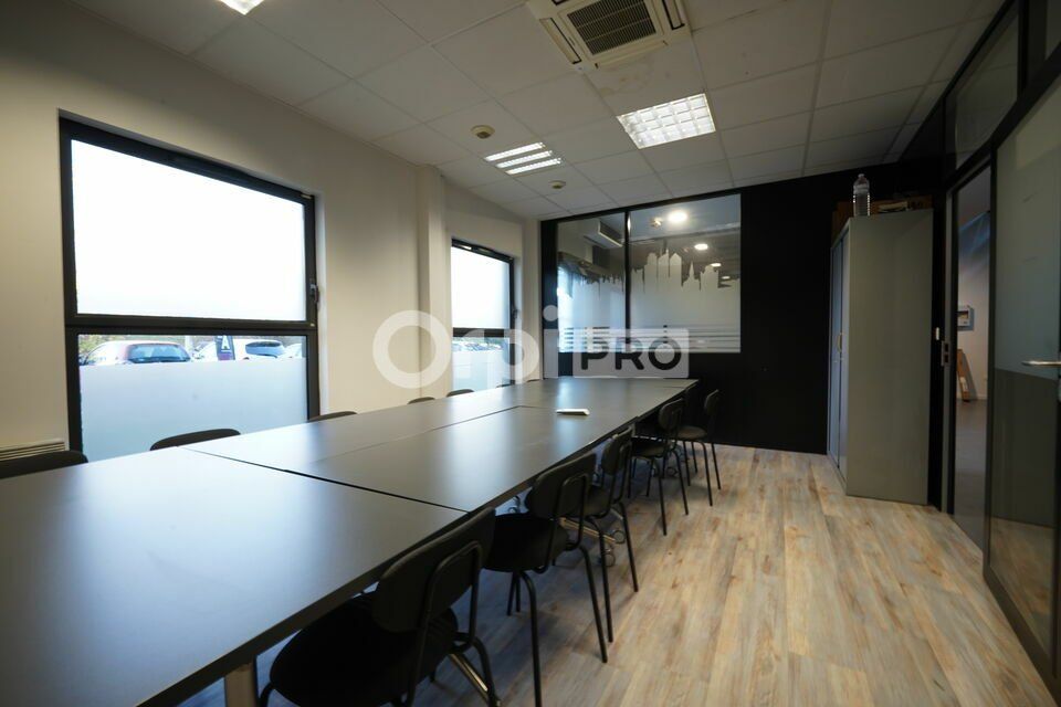 BUREAUX A LOUER - 202 m² - RILLIEUX LA PAPE