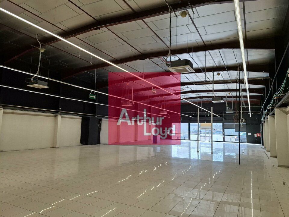 AUBIERE LOCAL COMMERCIAL A LOUER 940 M²