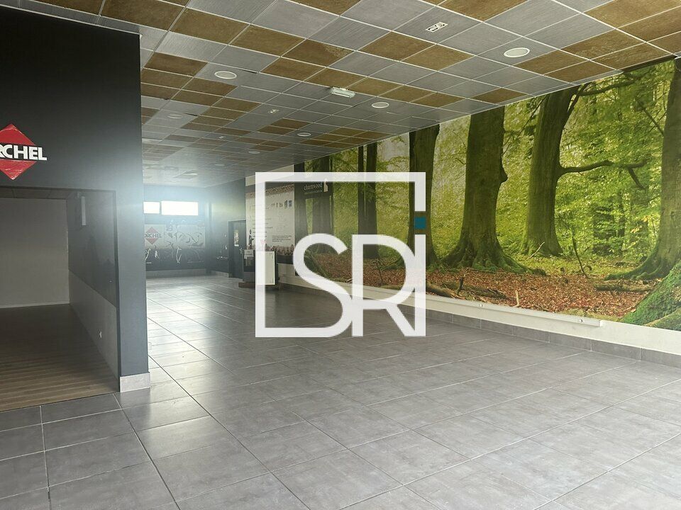Location local commercial 200 m² non divisibles