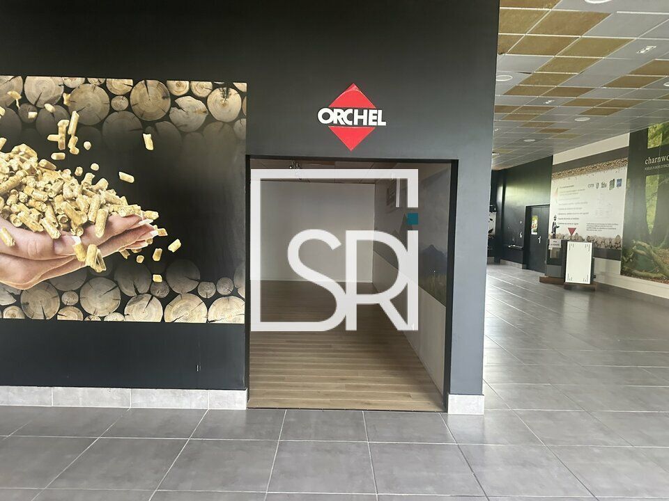 Location local commercial - 200 m²