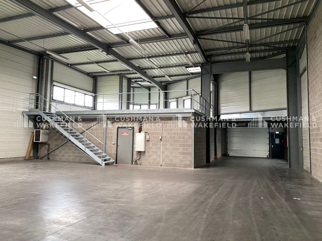Location activités 762 m² non divisibles