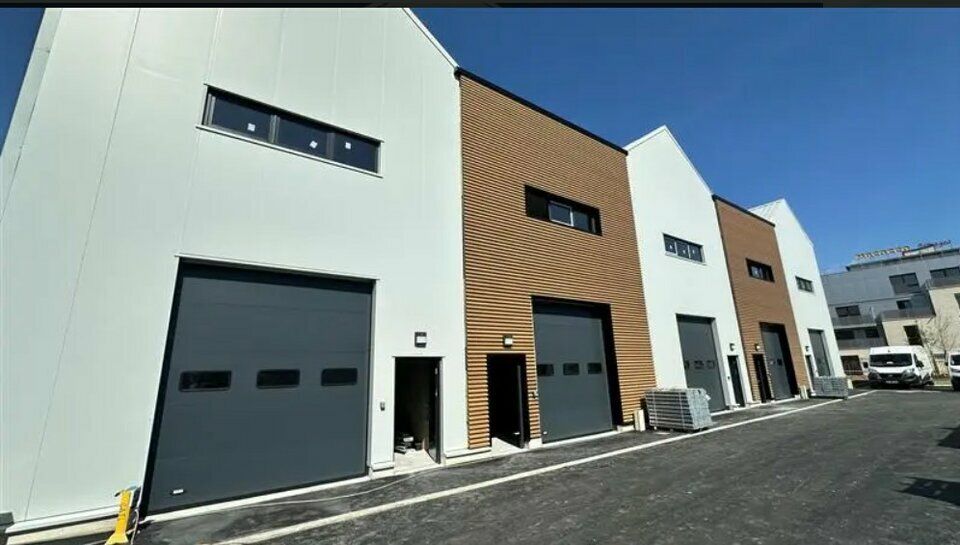 Location local d''activites 304 m² divisibles à partir de 130 m²