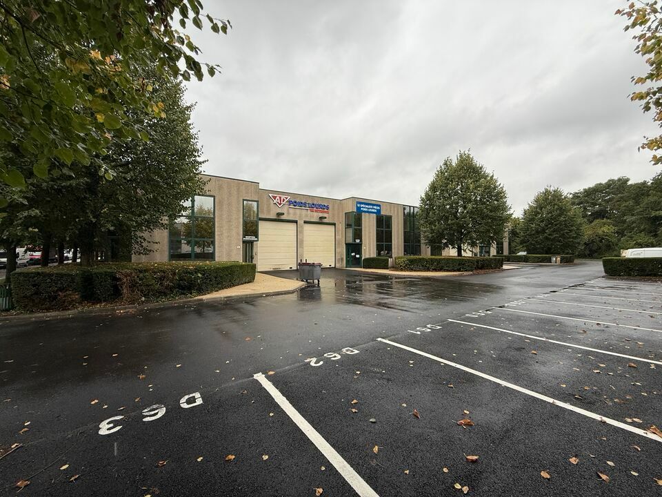Location local d''activites 1097 m² non divisibles