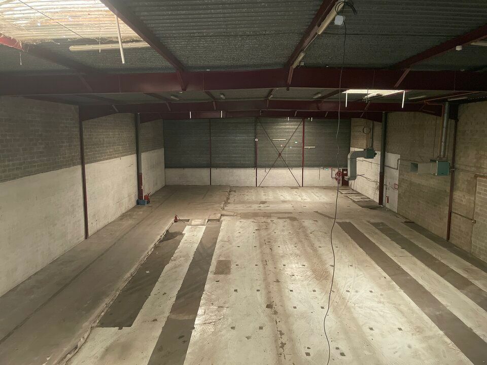 1117 m² pour ce local d'activites en location à Saint-denis