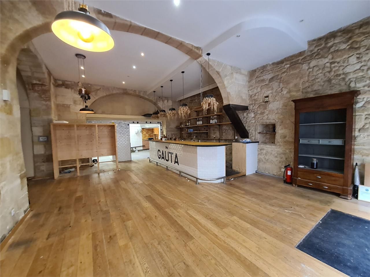 Location local commercial 254.00 m² à BORDEAUX