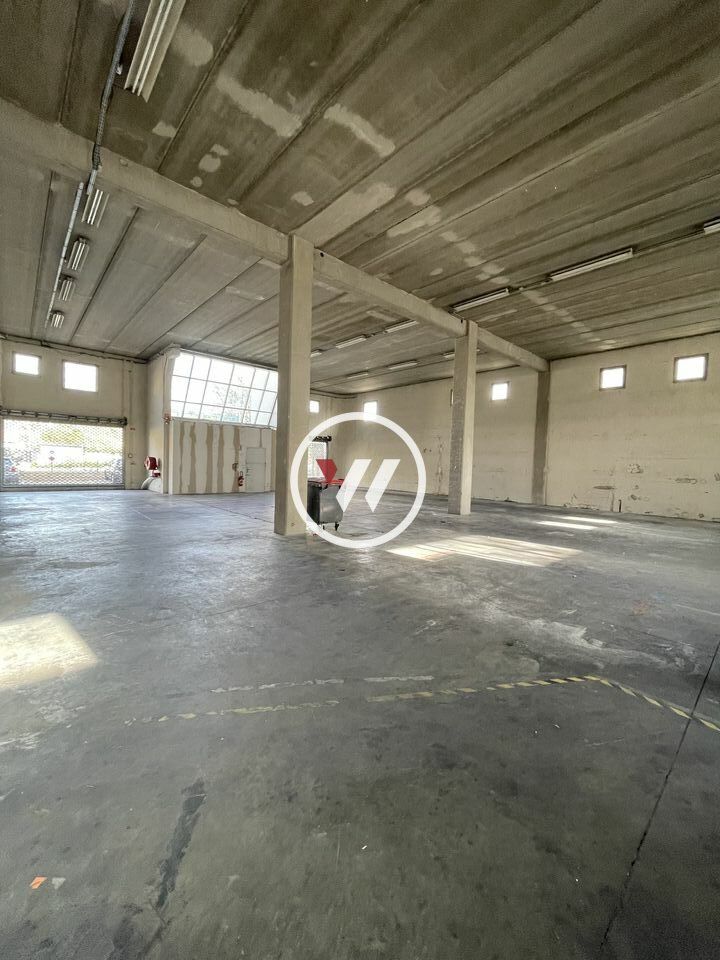 Location local commercial 425 m² non divisibles