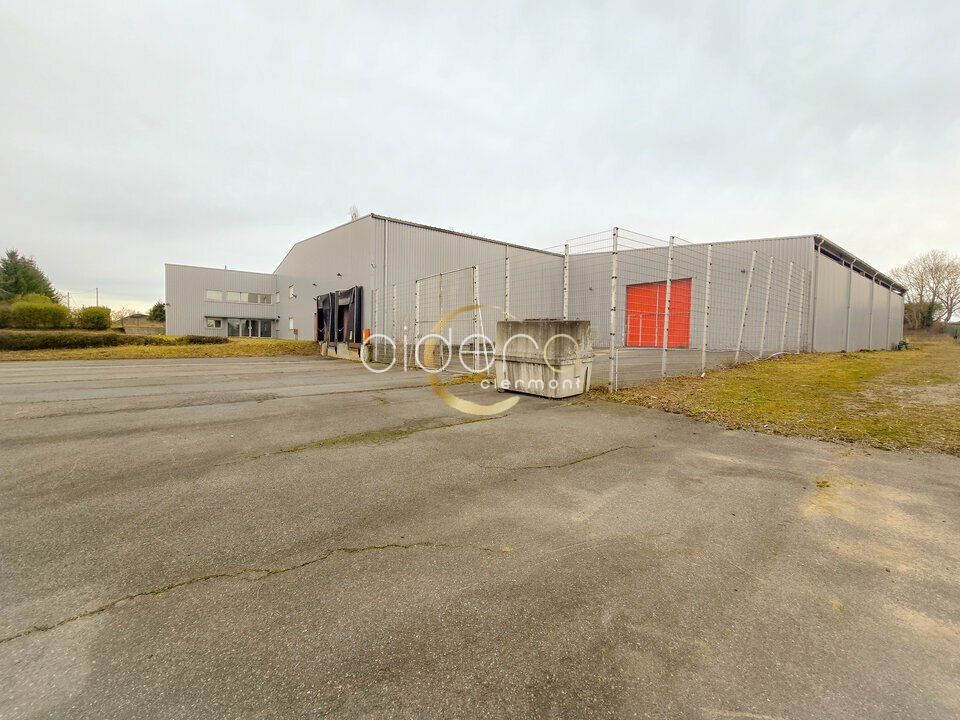 2833 m² pour ce local d'activites en vente à Montmarault