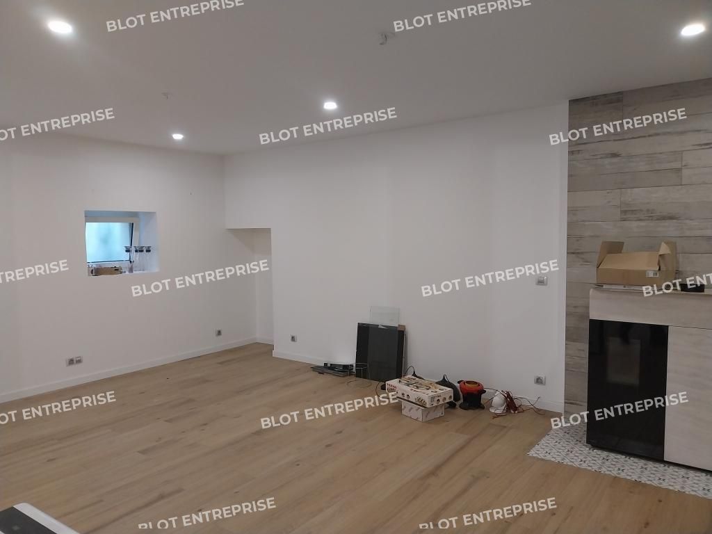 Vente local commercial 117 m² non divisibles