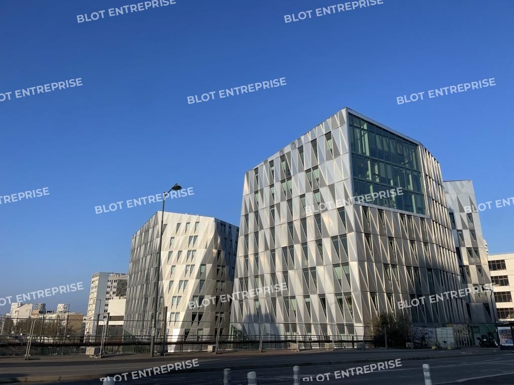 Location bureaux 305 m² non divisibles