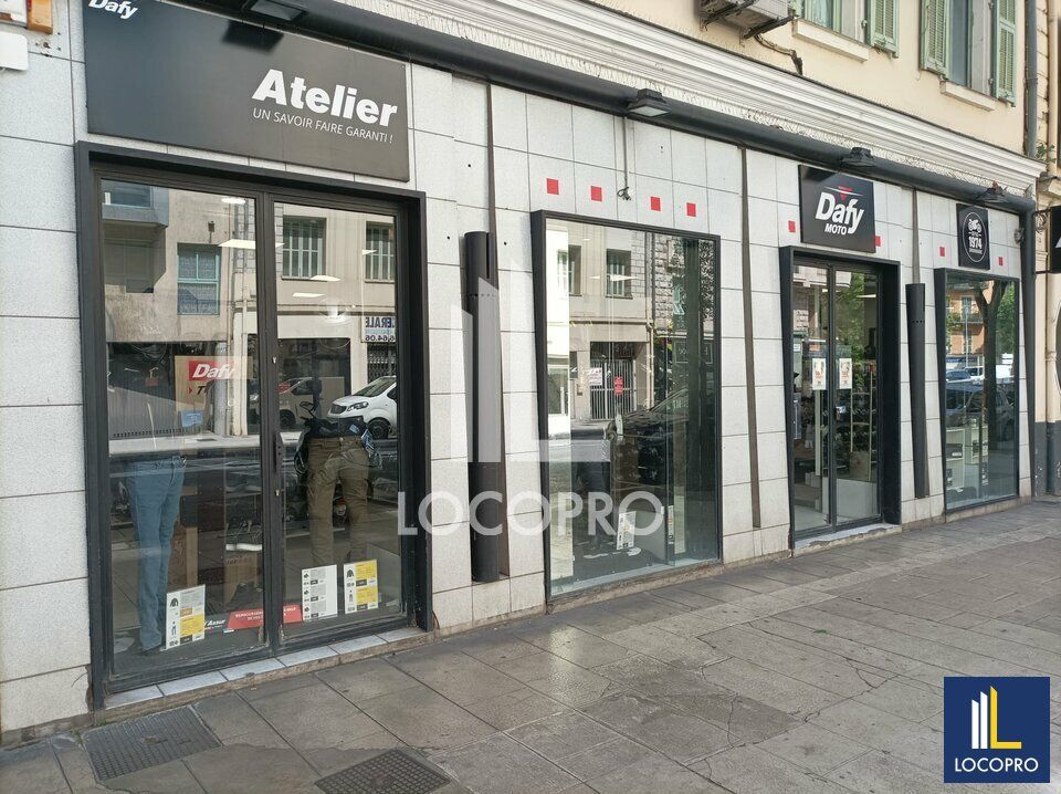 Vente local commercial 208 m² non divisibles