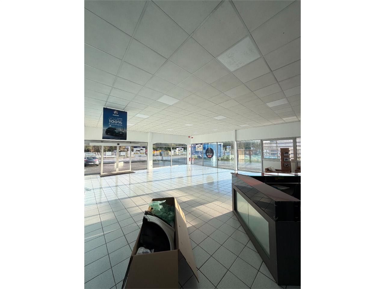 Location local 442.00 m² à LIMOGES