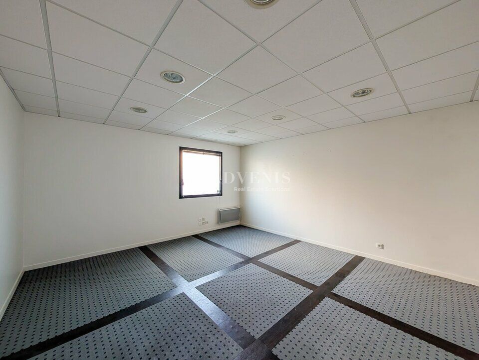 Bureaux à louer - Rez-de-chaussée