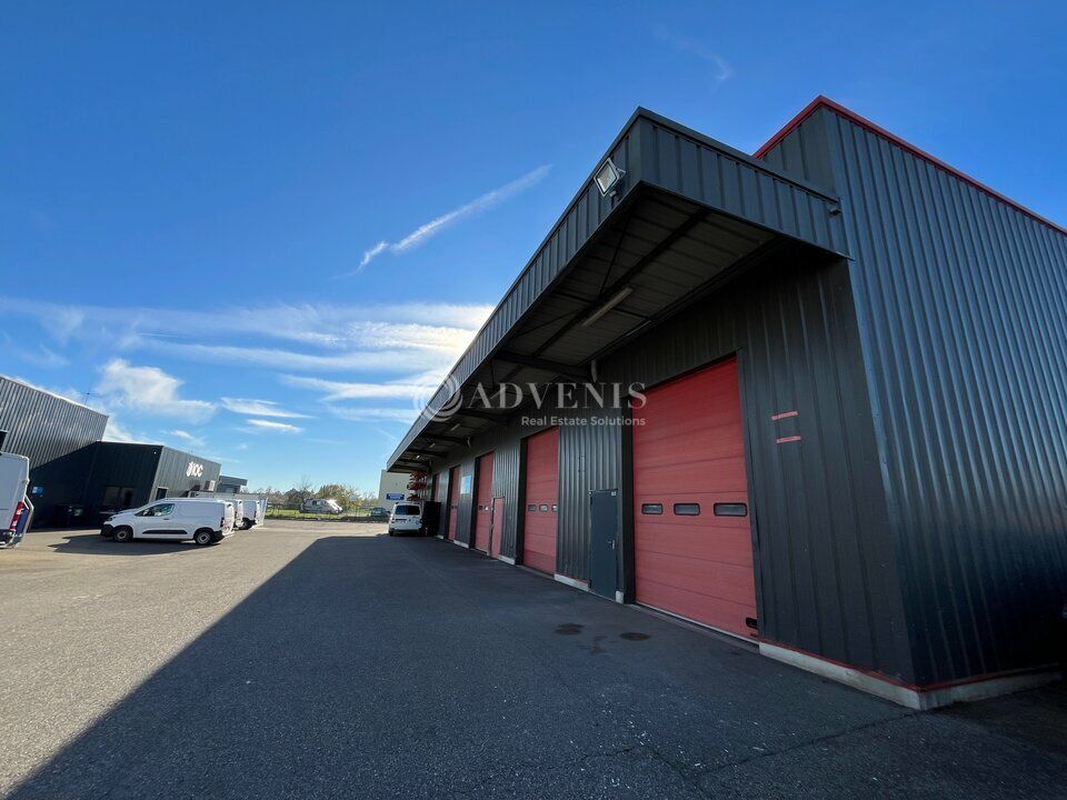 Location local d''activites 233 m² non divisibles