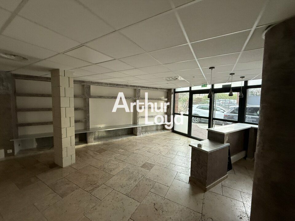 Local commercial 157.13 m² à  Puget-sur-Argens - Environnement dynamique