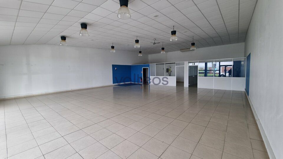 Location local commercial 196 m² non divisibles