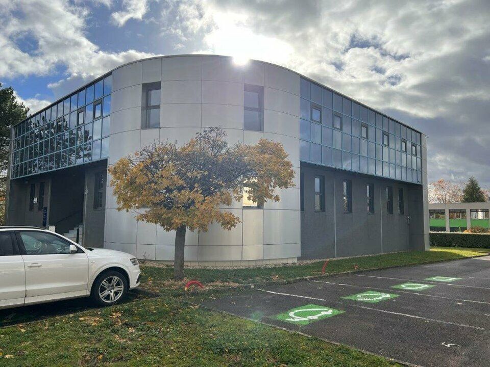 Location bureaux 116.41 m² non divisibles