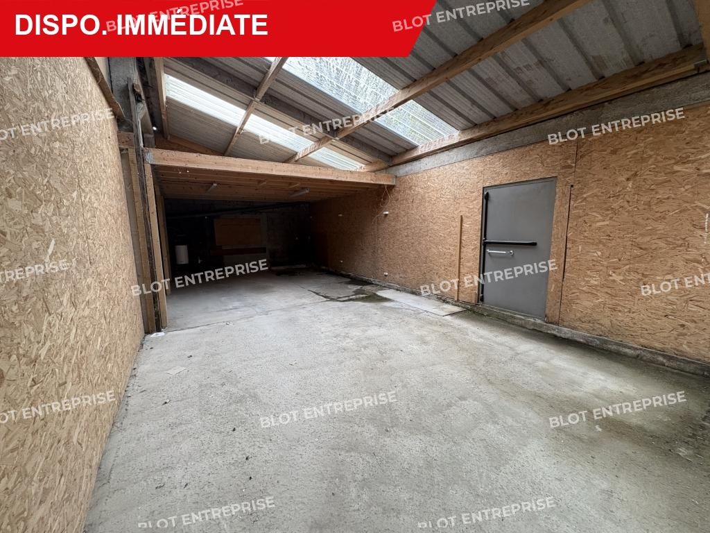 Location entrepôts 245 m² non divisibles