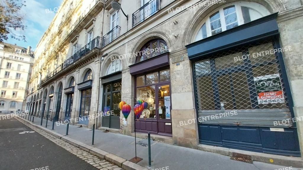 Location local commercial 75 m² non divisibles