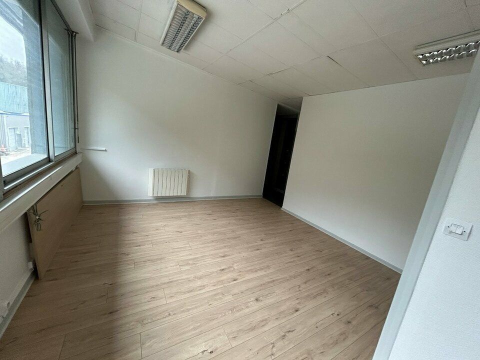 Location bureaux 213 m² non divisibles