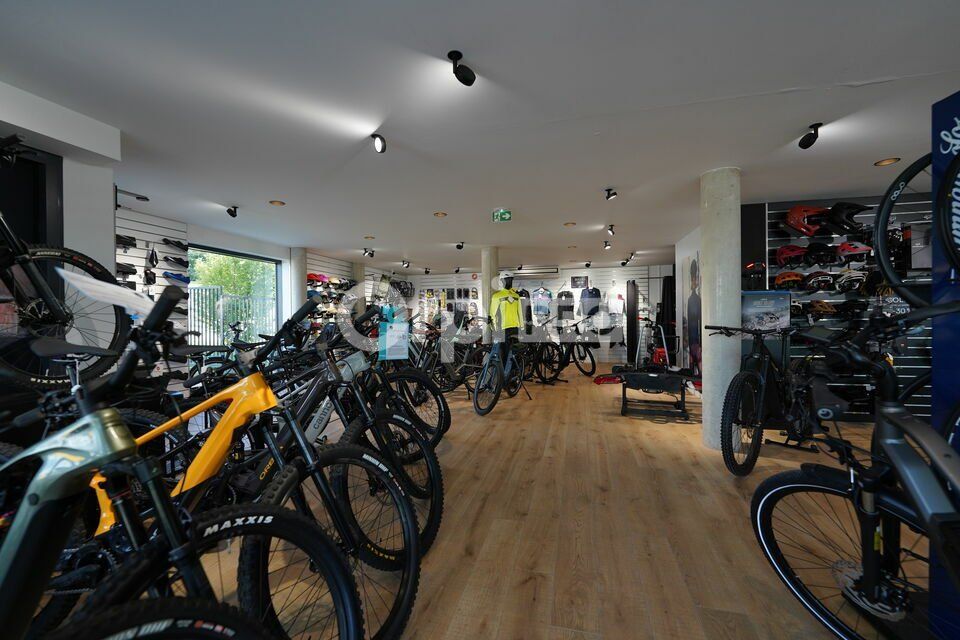 Location local commercial 180 m² non divisibles