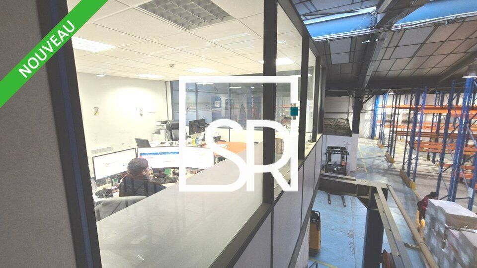 PROCHE A71 A75 A89 - LOCATION ENTREPOT / LOCAL D'ACTIVITE AVEC BUREAUX AVEC PARKING - 4846 m2 - ZI LES ACILLOUX - 63800 COURNON D'AUVERGNE