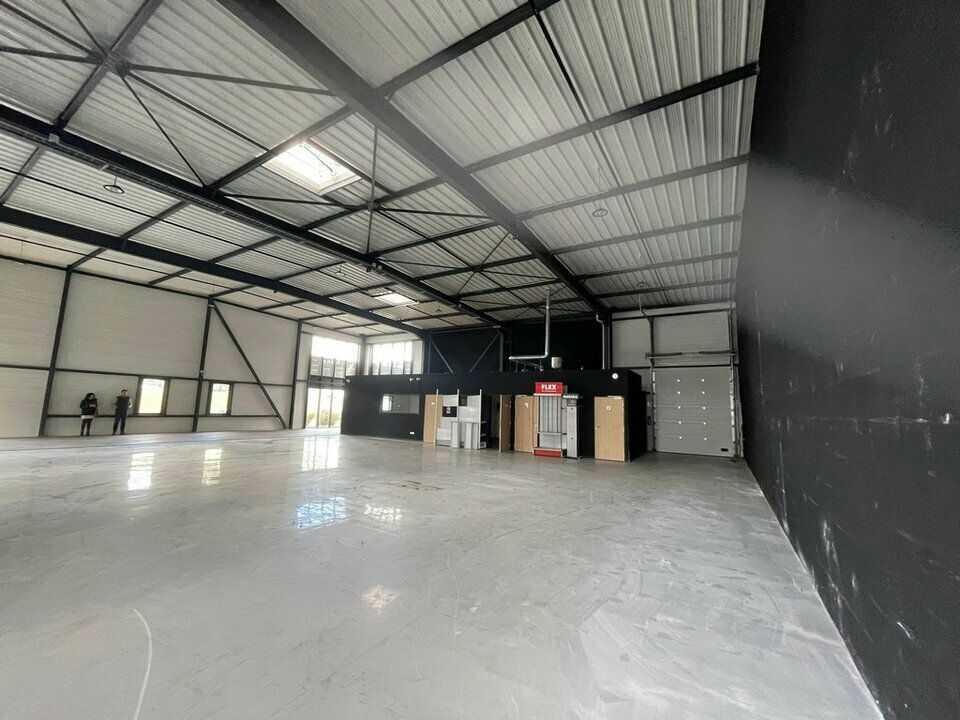 Vente local d''activites 424 m² non divisibles