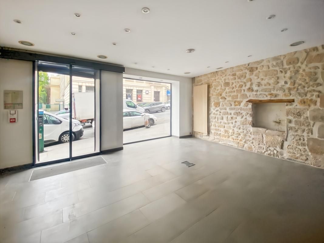 Location local commercial 55 m² non divisibles